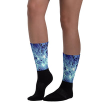 Load image into Gallery viewer, Men&#39;s Socks printed with a underwater light bubble design.